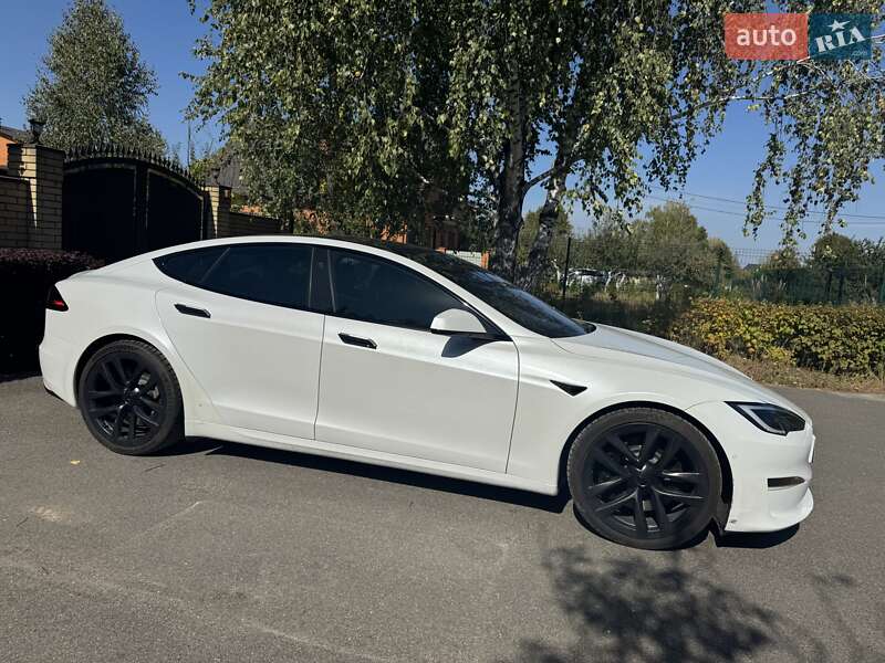 Лифтбек Tesla Model S 2022 в Киеве