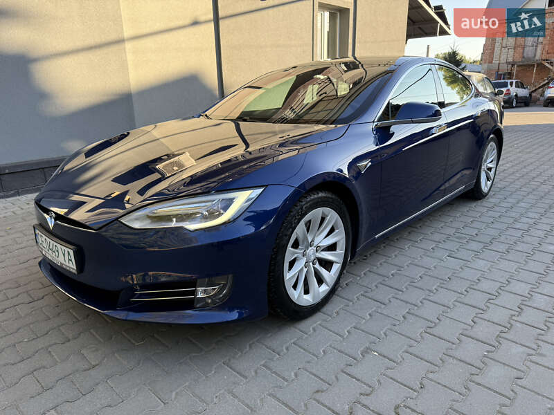 Лифтбек Tesla Model S 2017 в Черновцах