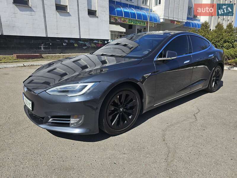 Лифтбек Tesla Model S 2016 в Белой Церкви