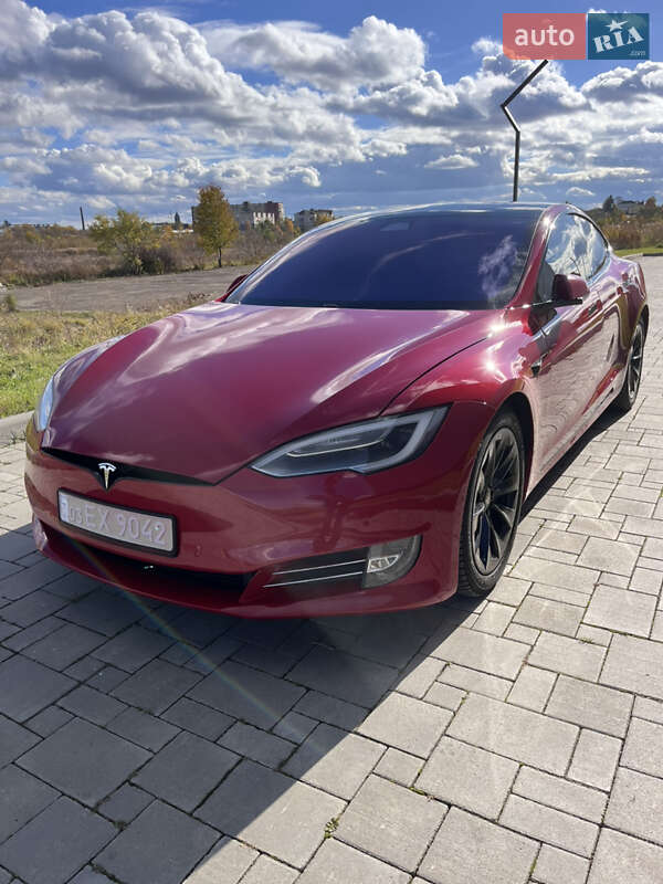 Ліфтбек Tesla Model S 2017 в Рівному