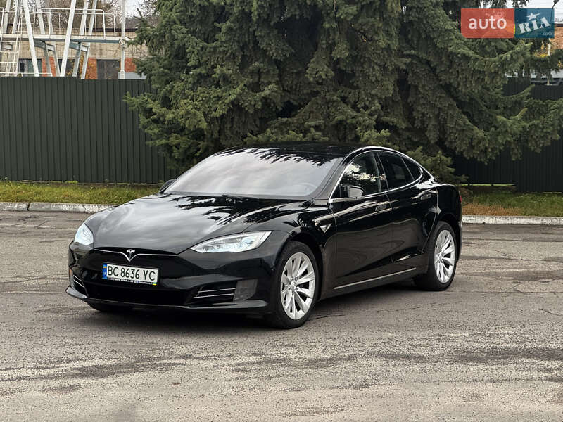 Ліфтбек Tesla Model S 2018 в Львові