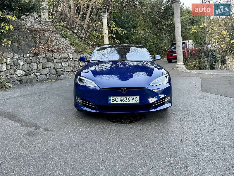 Лифтбек Tesla Model S 2020 в Ужгороде Лифтбек Tesla Model S 2020 в Ужгороде