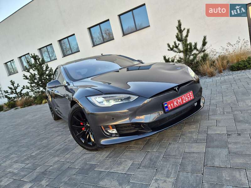 Ліфтбек Tesla Model S 2017 в Луцьку