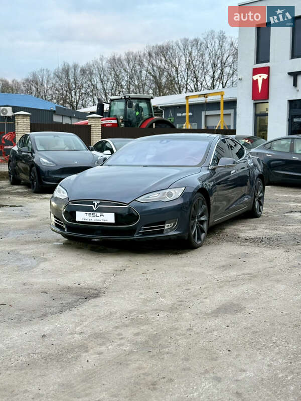 Лифтбек Tesla Model S 2014 в Виннице