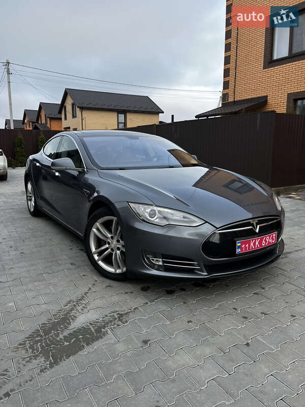 Лифтбек Tesla Model S 2014 в Виннице Лифтбек Tesla Model S 2014 в Виннице