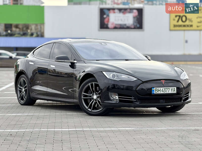 Лифтбек Tesla Model S 2015 в Одессе Лифтбек Tesla Model S 2015 в Одессе