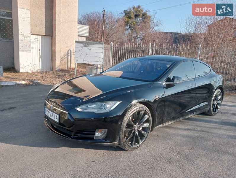 Лифтбек Tesla Model S 2014 в Шепетовке Лифтбек Tesla Model S 2014 в Шепетовке