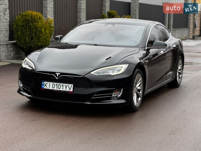 Ліфтбек Tesla Model S 2017 в Києві