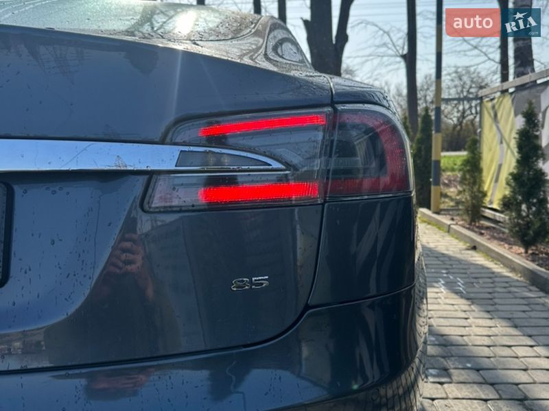 Лифтбек Tesla Model S 2015 в Богородчанах