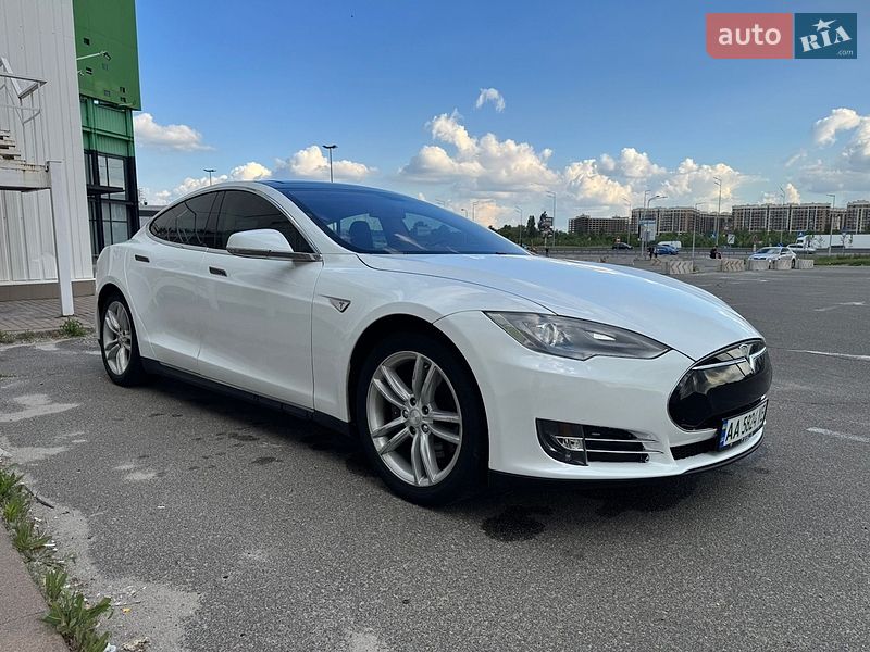Лифтбек Tesla Model S 2012 в Киеве Лифтбек Tesla Model S 2012 в Киеве