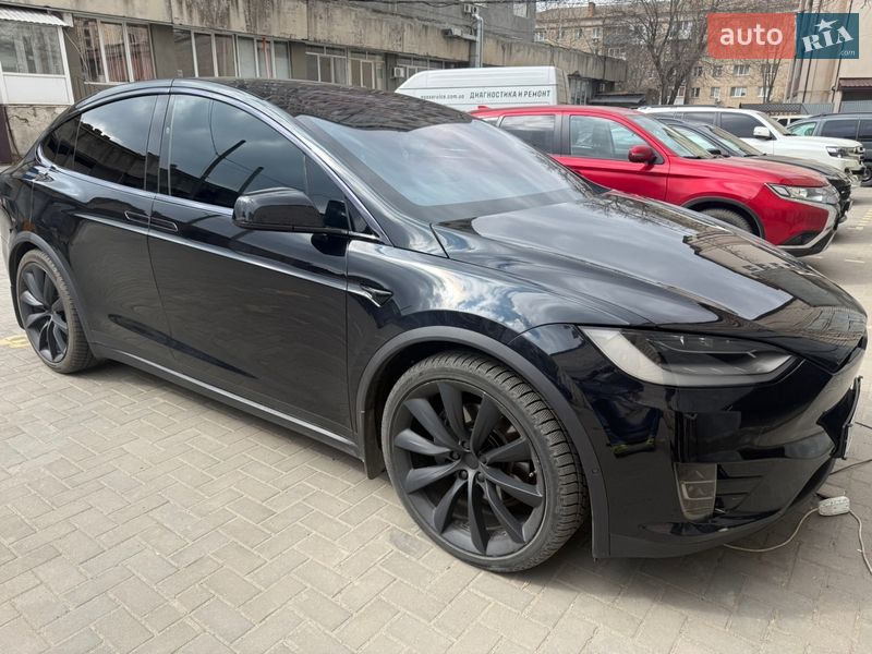 Позашляховик / Кросовер Tesla Model X 2018 в Миколаєві