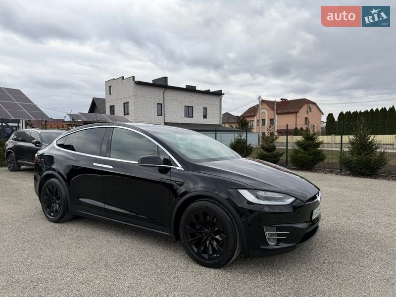 Позашляховик / Кросовер Tesla Model X 2018 в Тернополі
