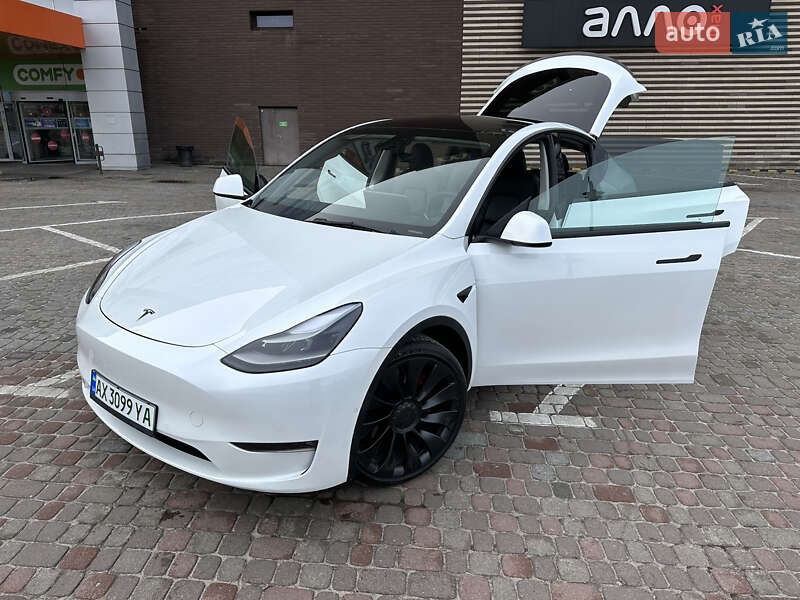 Позашляховик / Кросовер Tesla Model Y 2021 в Харкові
