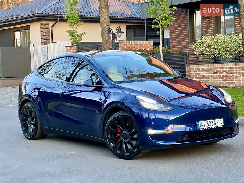 Внедорожник / Кроссовер Tesla Model Y 2020 в Киеве