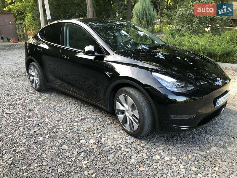 Внедорожник / Кроссовер Tesla Model Y 2023 в Львове