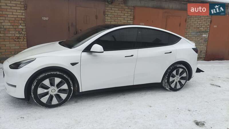 Внедорожник / Кроссовер Tesla Model Y 2021 в Киеве