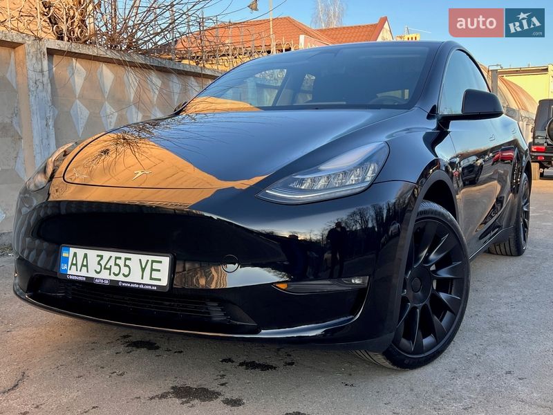 Внедорожник / Кроссовер Tesla Model Y 2023 в Киеве