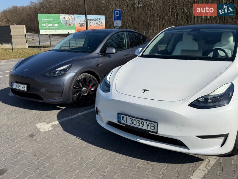Внедорожник / Кроссовер Tesla Model Y 2024 в Ужгороде