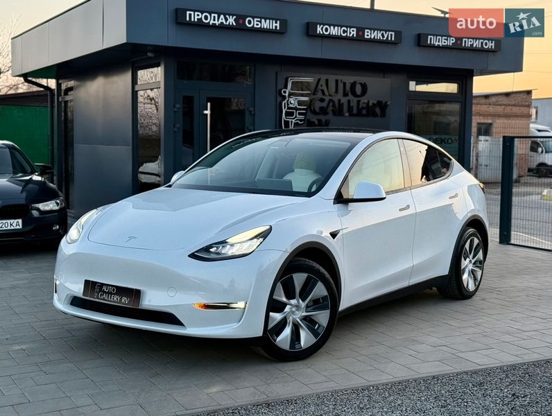 Позашляховик / Кросовер Tesla Model Y 2022 в Рівному Позашляховик / Кросовер Tesla Model Y 2022 в Рівному