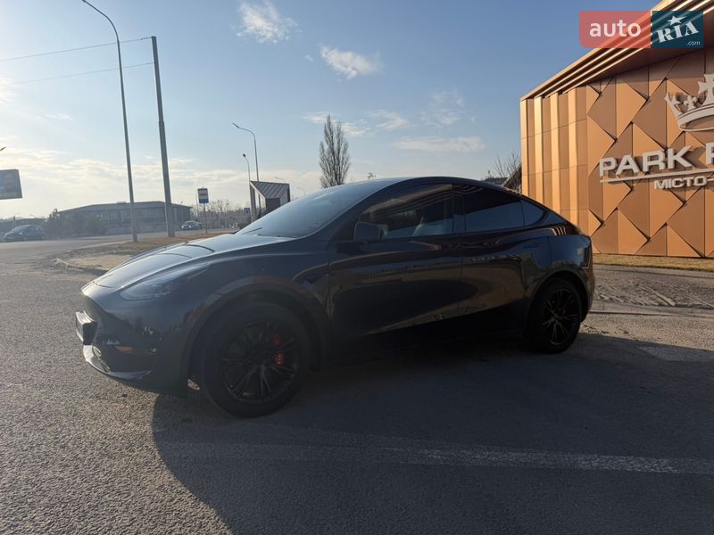 Внедорожник / Кроссовер Tesla Model Y 2024 в Буче