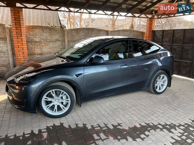 Внедорожник / Кроссовер Tesla Model Y 2023 в Кривом Роге Внедорожник / Кроссовер Tesla Model Y 2023 в Кривом Роге