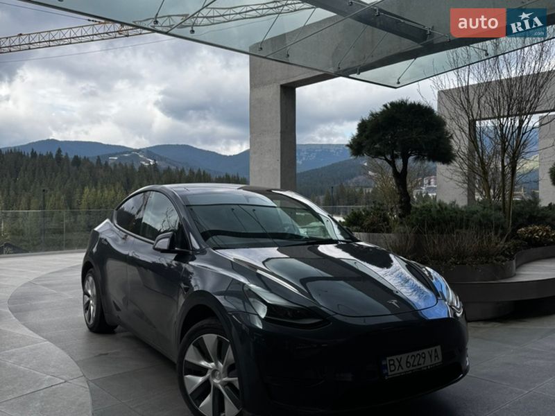 Позашляховик / Кросовер Tesla Model Y 2023 в Хмельницькому