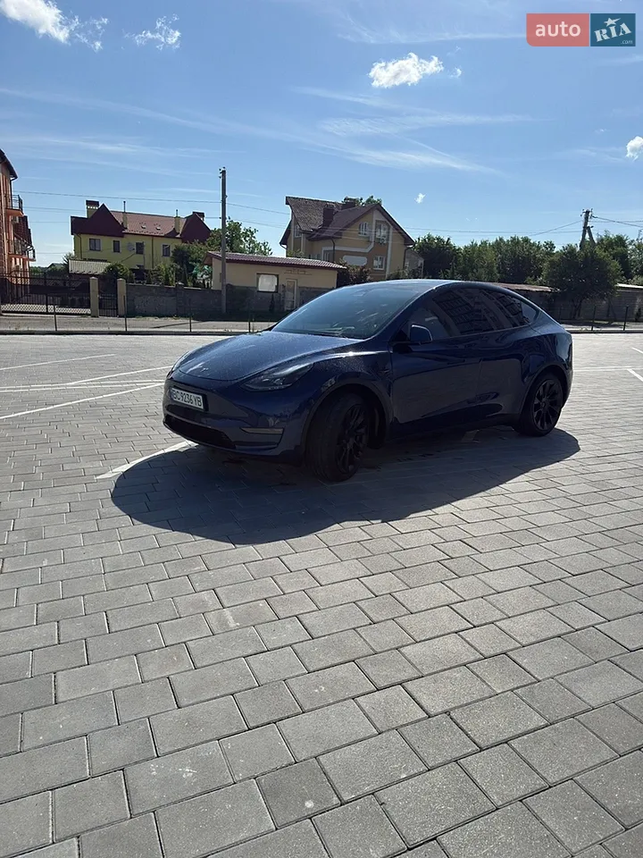 Tesla Model Y 2022 photo 2
