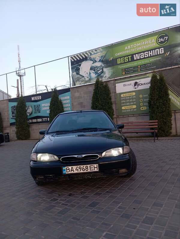 Лифтбек Ford Mondeo 1993 в Кропивницком Лифтбек Ford Mondeo 1993 в Кропивницком