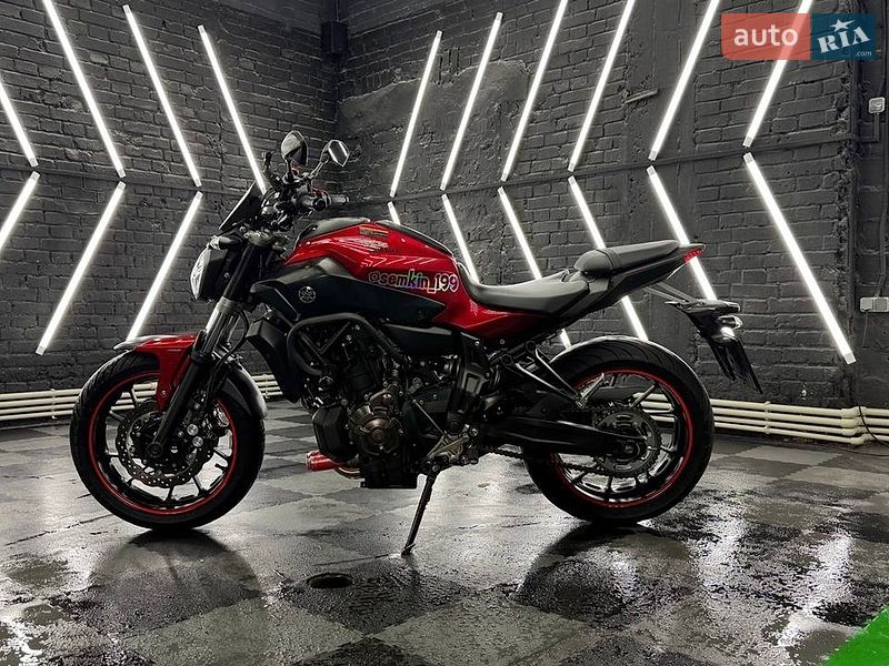 Мотоцикл Без обтекателей (Naked bike) Yamaha MT-07 2017 в Киеве Мотоцикл Без обтекателей (Naked bike) Yamaha MT-07 2017 в Киеве