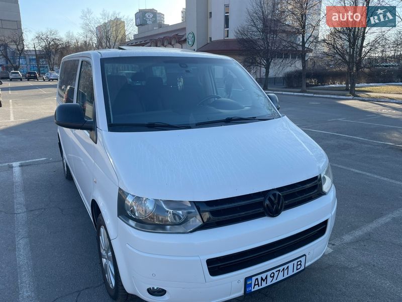 Минивэн Volkswagen Multivan 2010 в Киеве