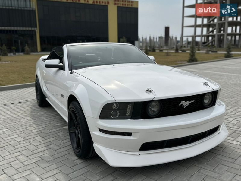 Кабриолет Ford Mustang 2006 в Черновцах