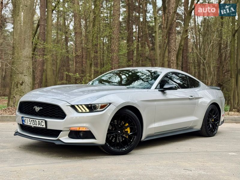 Купе Ford Mustang 2016 в Львове Купе Ford Mustang 2016 в Львове