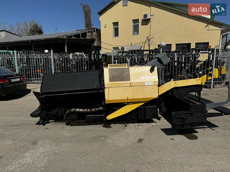 Асфальтоукладчик Niigata NF 2006 в Одессе