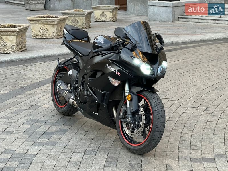 Спортбайк Kawasaki Ninja 2012 в Одессе Спортбайк Kawasaki Ninja 2012 в Одессе