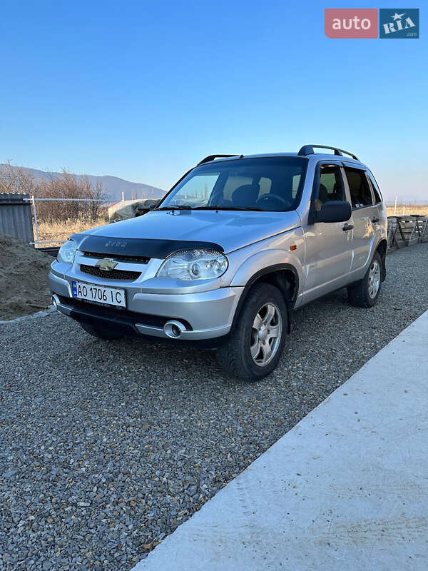 Внедорожник / Кроссовер Chevrolet Niva 2011 в Виноградове Внедорожник / Кроссовер Chevrolet Niva 2011 в Виноградове