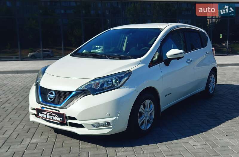 Хэтчбек Nissan Note 2016 в Днепре Хэтчбек Nissan Note 2016 в Днепре