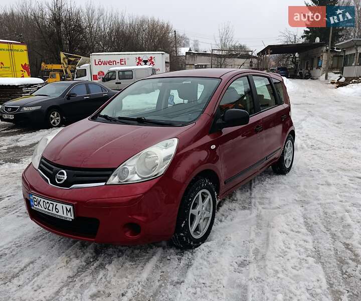 Хэтчбек Nissan Note 2012 в Ровно