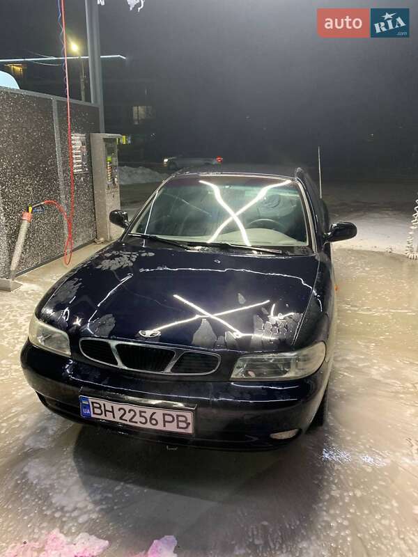 Седан Daewoo Nubira 1998 в Ужгороде