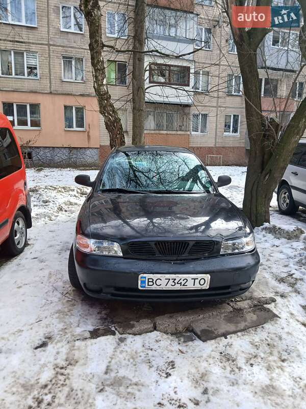 Седан Daewoo Nubira 1998 в Львове