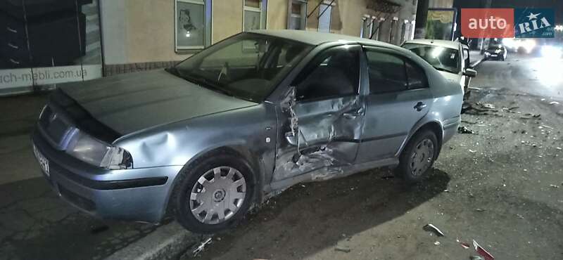 Лифтбек Skoda Octavia 2003 в Житомире