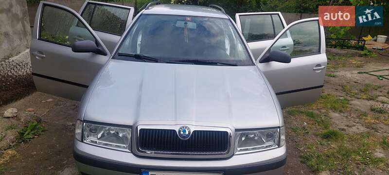 Универсал Skoda Octavia 2003 в Подгайцах