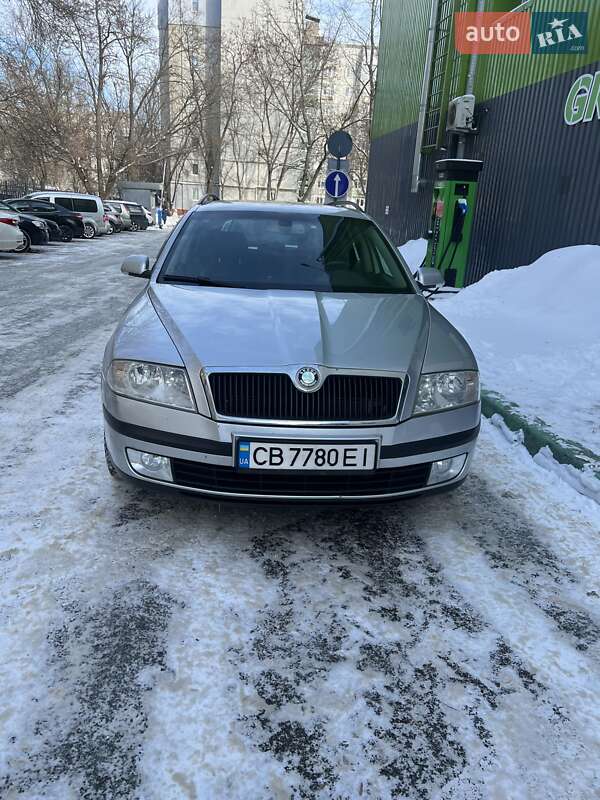 Универсал Skoda Octavia 2008 в Чернигове