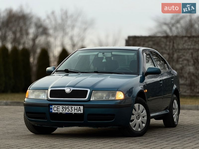 Лифтбек Skoda Octavia 2003 в Черновцах
