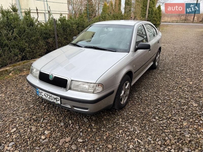 Лифтбек Skoda Octavia 2002 в Львове