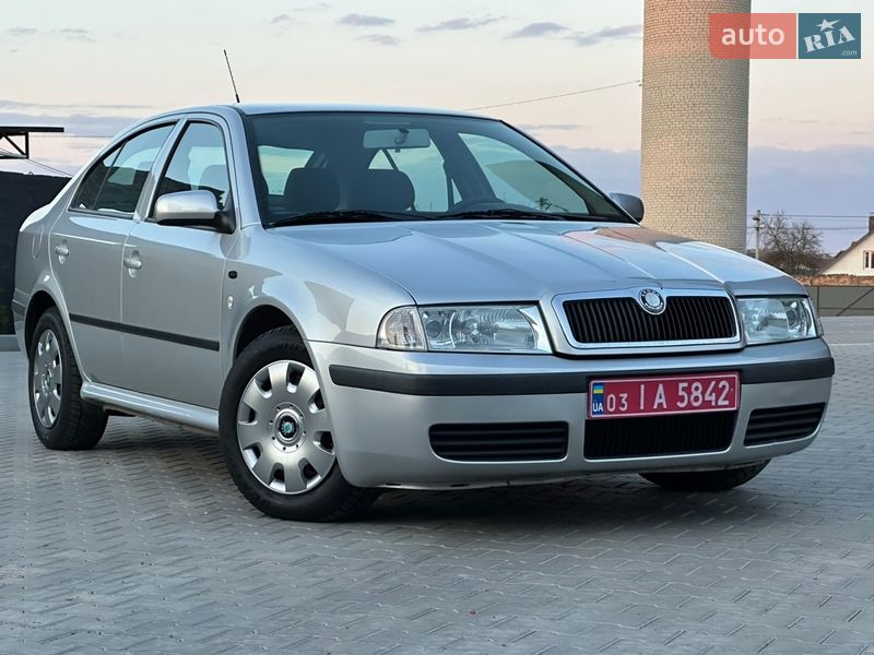 Лифтбек Skoda Octavia 2002 в Дубно