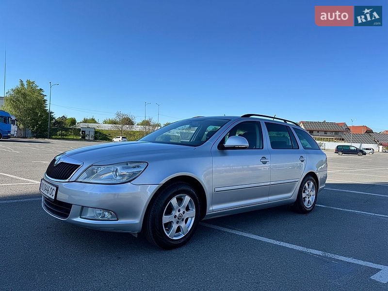 Універсал Skoda Octavia 2012 в Ужгороді