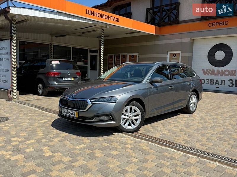 Универсал Skoda Octavia 2022 в Сваляве