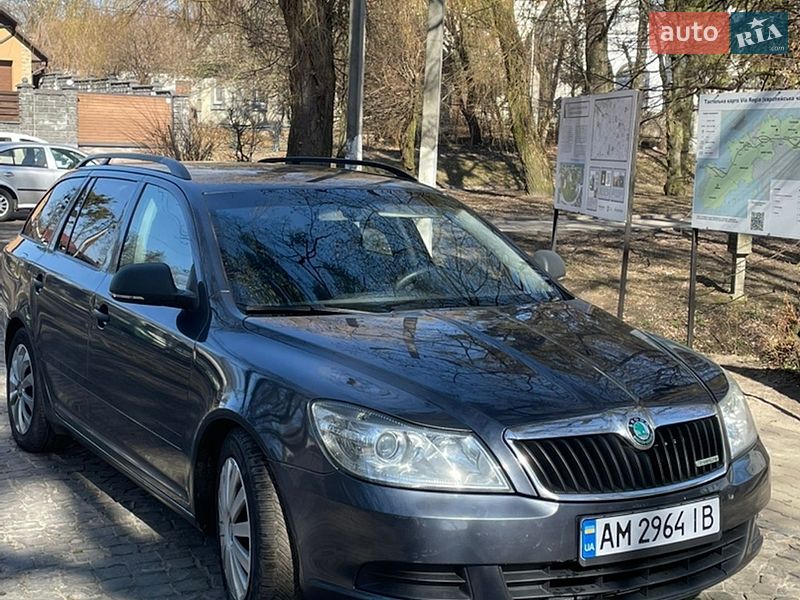 Универсал Skoda Octavia 2011 в Остроге