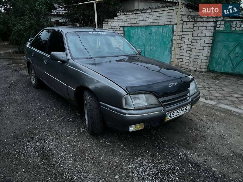 Седан Opel Omega 1988 в Херсоне Седан Opel Omega 1988 в Херсоне