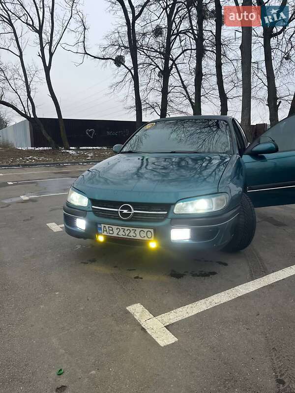 Седан Opel Omega 1997 в Литине